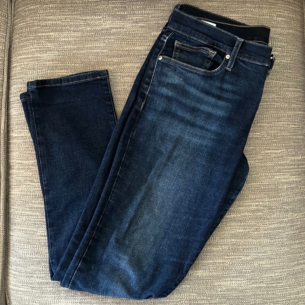 LIKE NEW Men’s Blue Jeans • W34